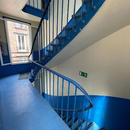 Hotel Central Saint-Denis  Bagian luar foto