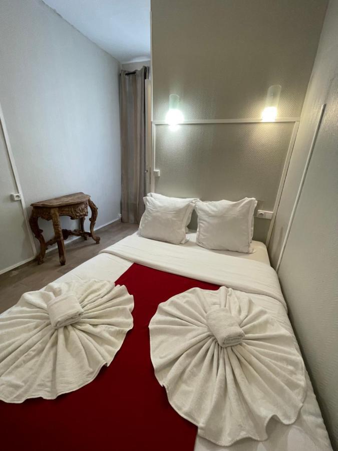 Hotel Central Saint-Denis  Bagian luar foto