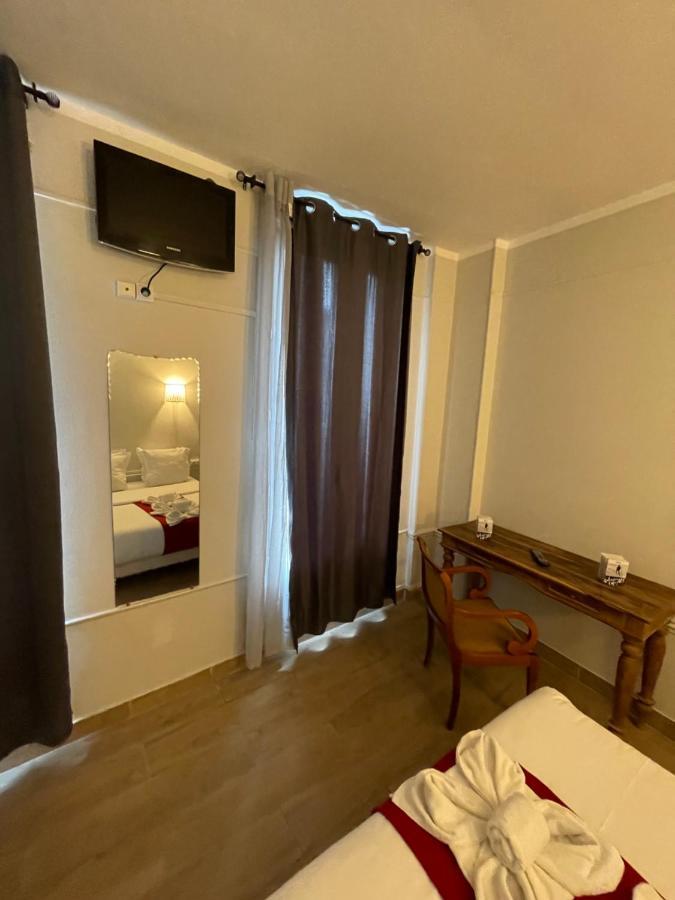 Hotel Central Saint-Denis  Bagian luar foto