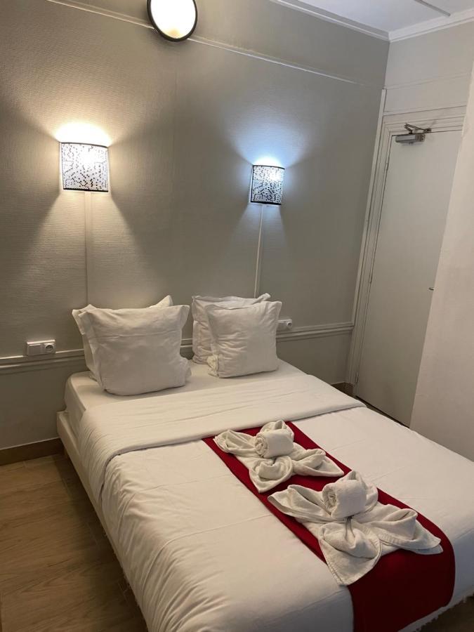 Hotel Central Saint-Denis  Bagian luar foto