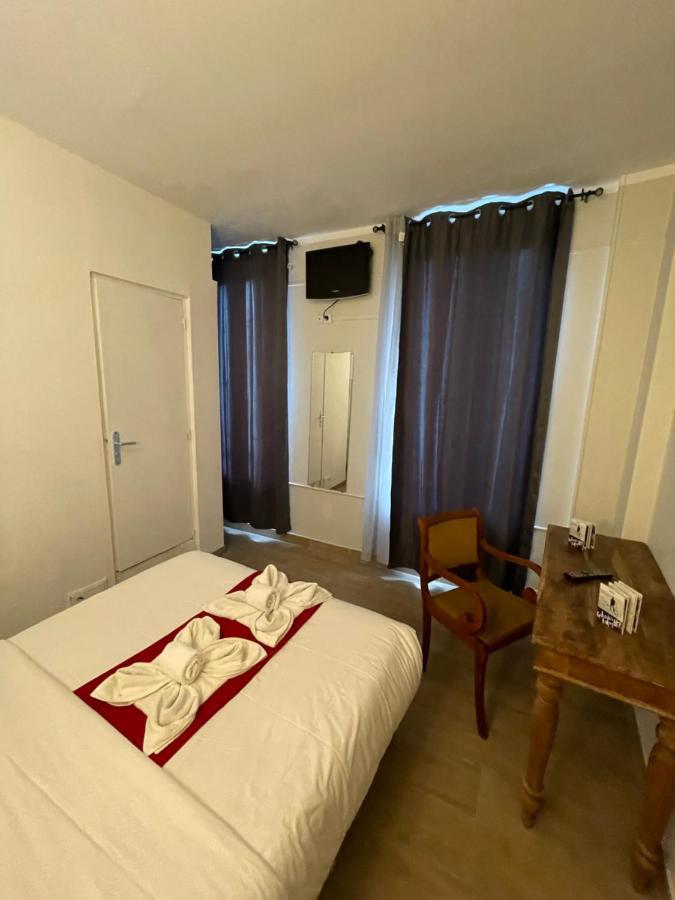 Hotel Central Saint-Denis  Bagian luar foto