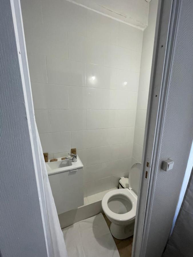 Hotel Central Saint-Denis  Bagian luar foto